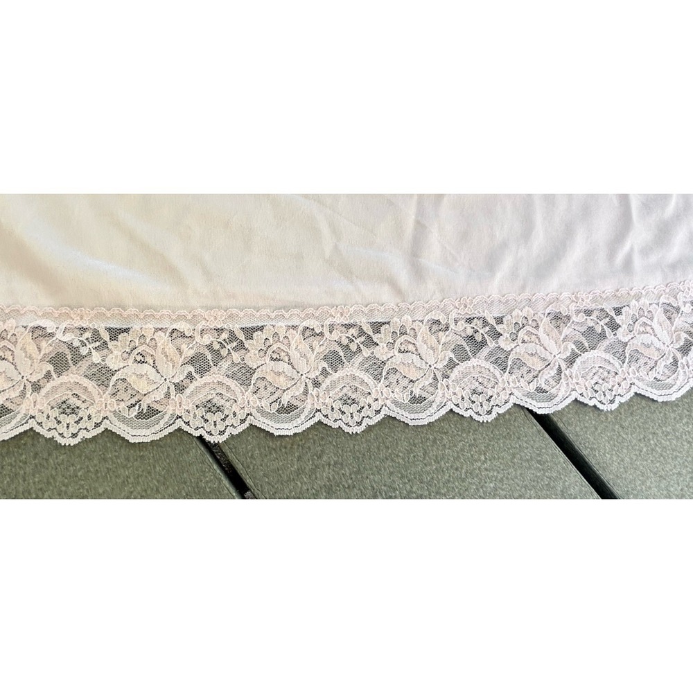 Vintage Pink Book Half Slip With Lace Detail Size Large Trim Slit - Picture 4 of 7